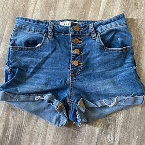 Packing jean shorts